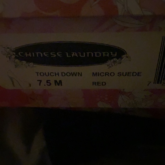 Beautiful red heels - Picture 4 of 4